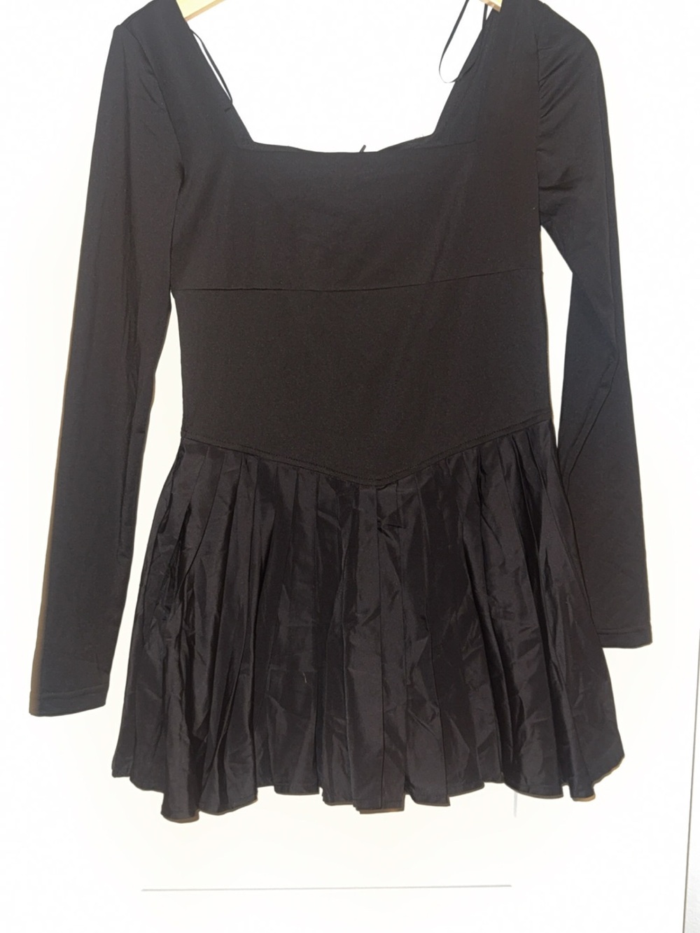 Peach Love California Black Square-Neck Long-Sleeve Peplum Tunic